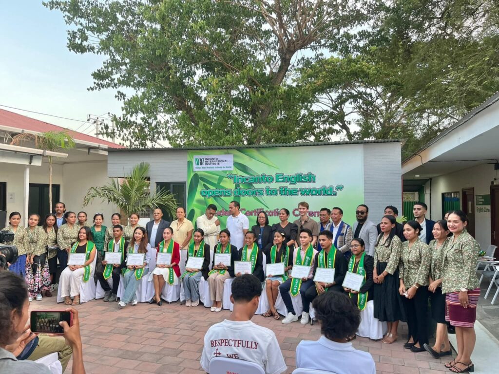 Incanto Celebrates Its First English Course Graduation